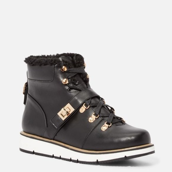 Meet your Posher, Tina - Picture 2 of 3